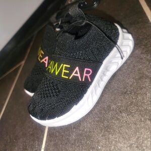 NWT Rocawear Size 5 Toddler Sneakers